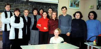 И.А.Писаревская и группа студентов. 2001 г. И.А.Писаревская и группа студентов. 2001 г.
